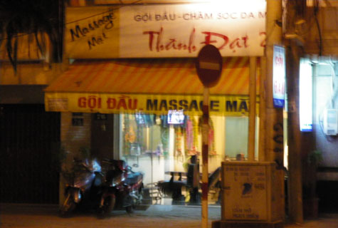 Phường 26 - quận Bình Thạnh là nơi tập trung nhiều tiệm mát xa, gội đầu trá hình nhất TP.HCM