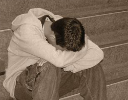 Teen mang bệnh xã hội vì thích 'khám phá'