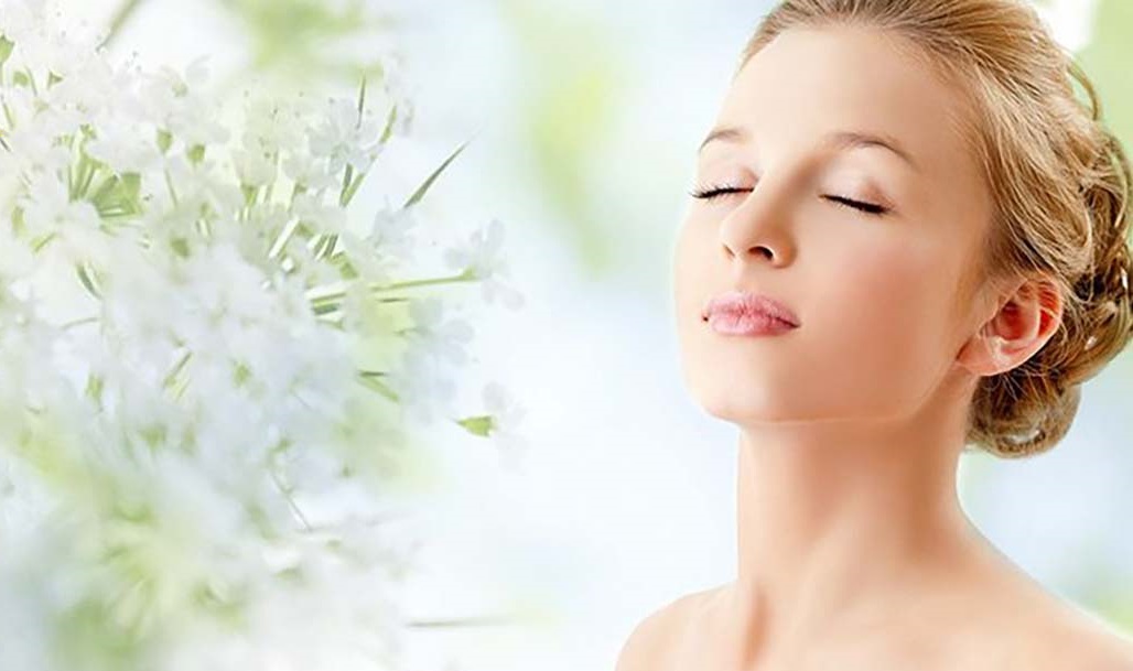 Ở nhà cũng phải tẩy trang thật kỹ, bằng không làn da sẽ thù bạn muôn đời