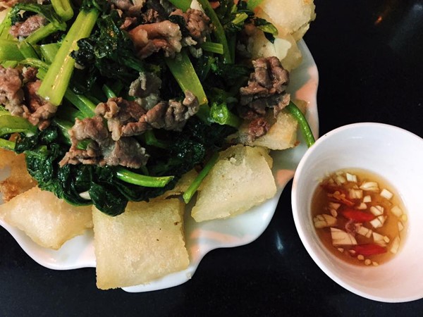Tự tay làm phở chiên phồng ngon như nhà hàng